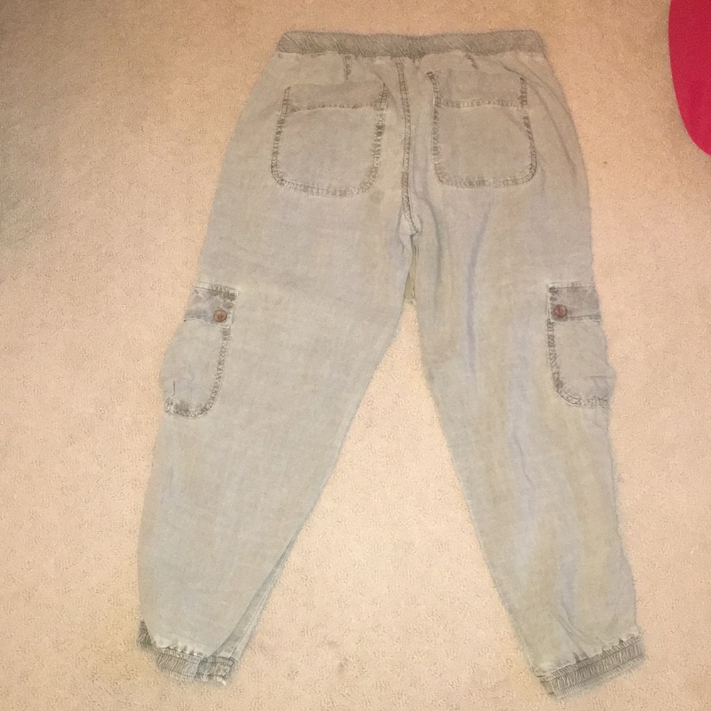 Capris - Picture 3 of 4